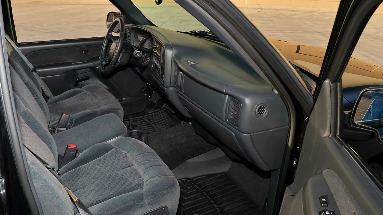 2002 Chevrolet Silverado 1st Gen - Image 5 of 26