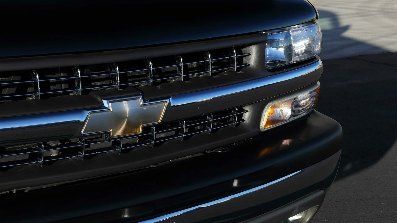 2002 Chevrolet Silverado 1st Gen - Image 9 of 26