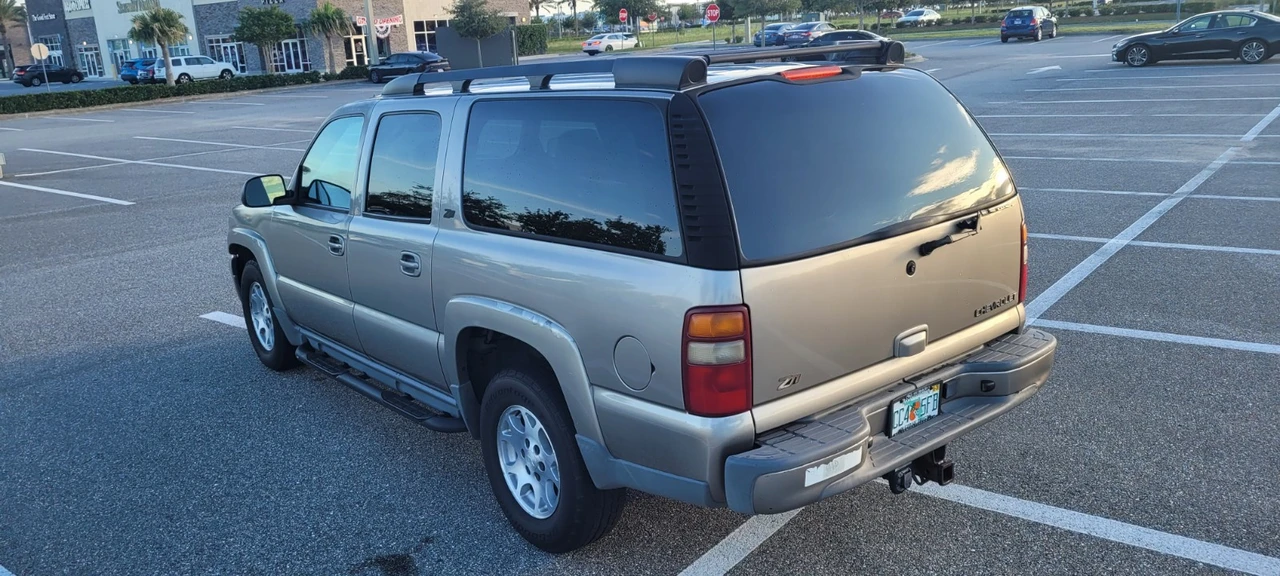 2002 Chevrolet Suburban 9th Gen - Image 4 of 15