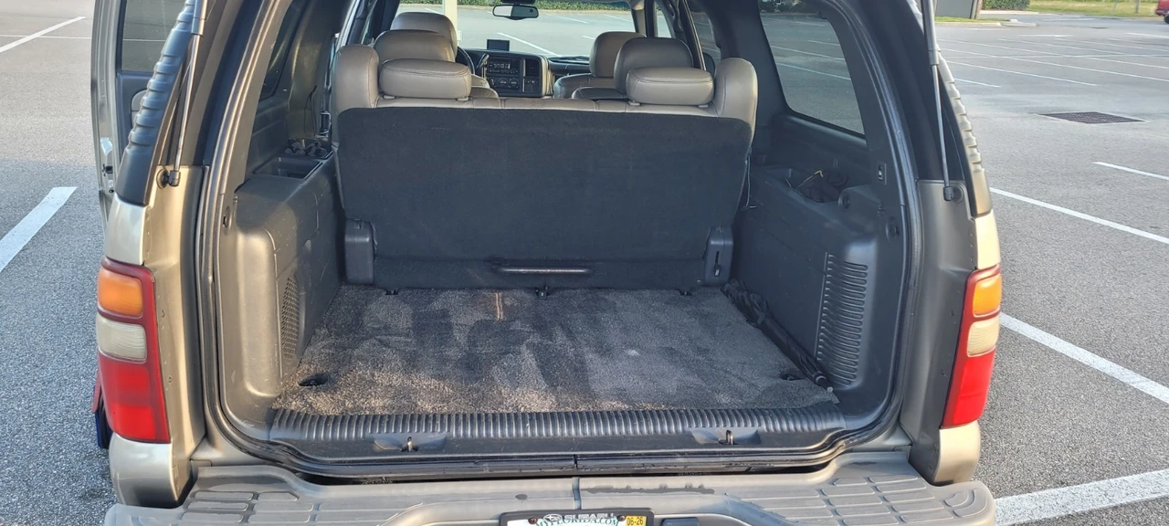 2002 Chevrolet Suburban 9th Gen - Image 14 of 15