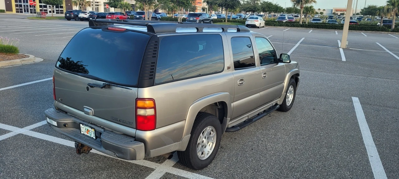 2002 Chevrolet Suburban 9th Gen - Image 3 of 15