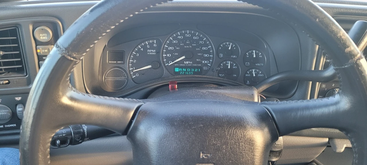 2002 Chevrolet Suburban 9th Gen - Image 7 of 15