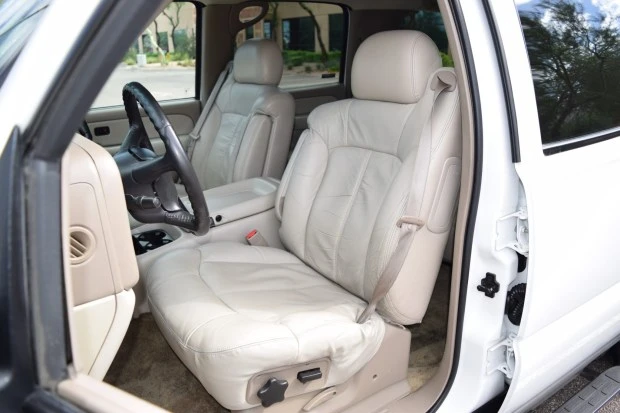 2002 Chevrolet Suburban 9th Gen - Image 4 of 7