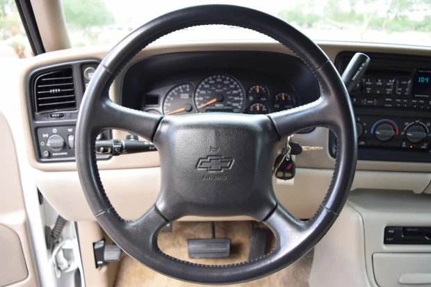 2002 Chevrolet Suburban 9th Gen - Image 5 of 7