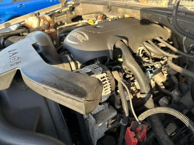 2002 Chevrolet Suburban 9th Gen - Image 19 of 21