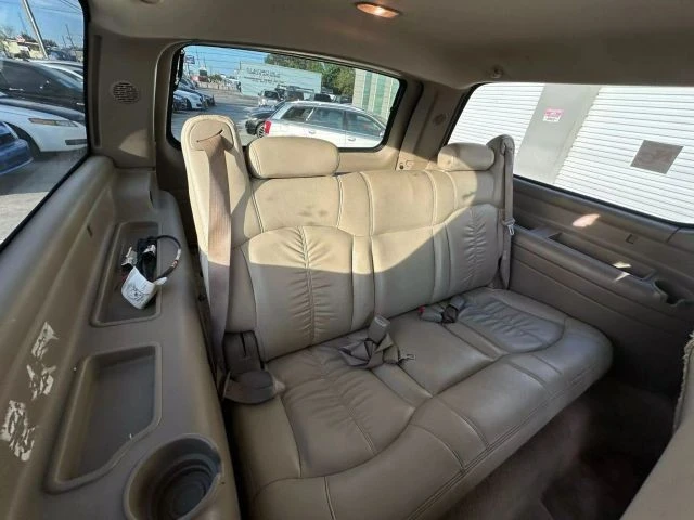 2002 Chevrolet Suburban 9th Gen - Image 12 of 21