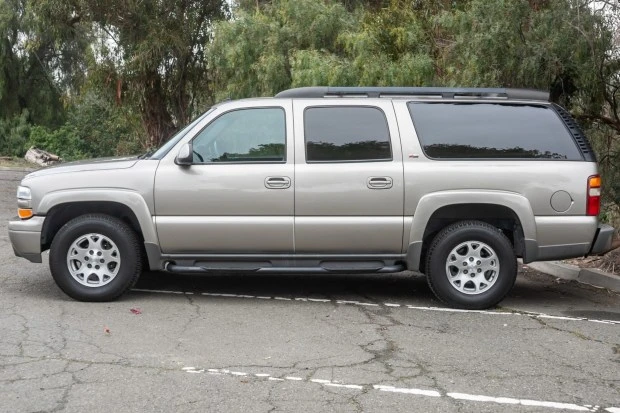 2002 Chevrolet Suburban 9th Gen - Image 3 of 7
