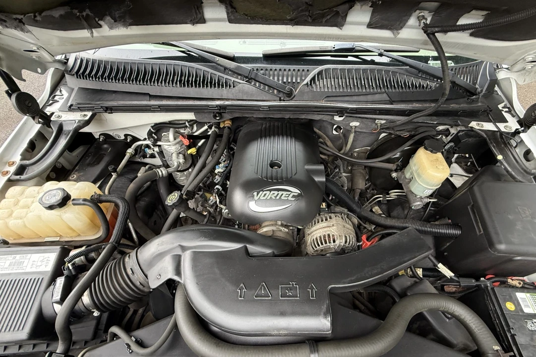 2002 Chevrolet Suburban 9th Gen - Image 6 of 7