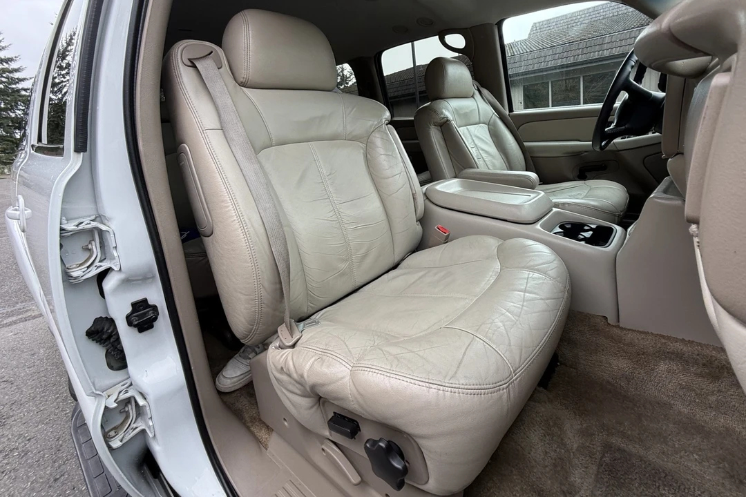 2002 Chevrolet Suburban 9th Gen - Image 4 of 7