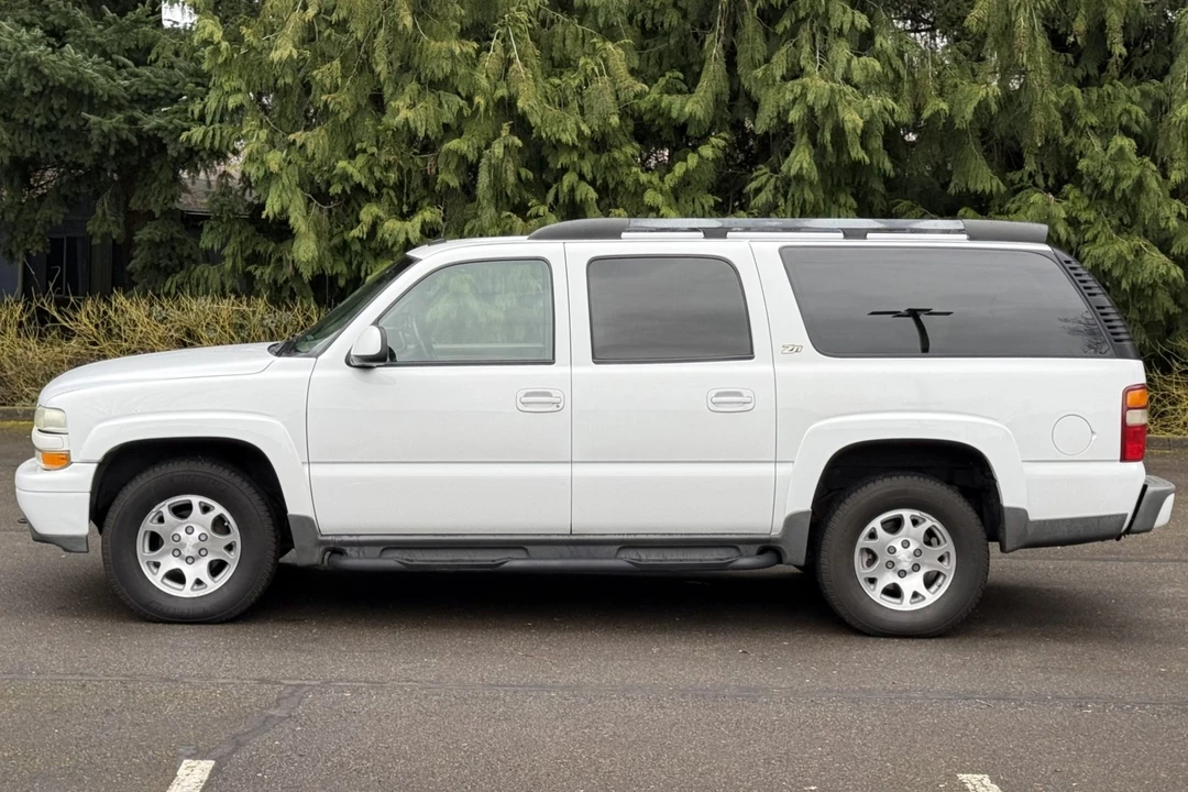 2002 Chevrolet Suburban 9th Gen - Image 3 of 7