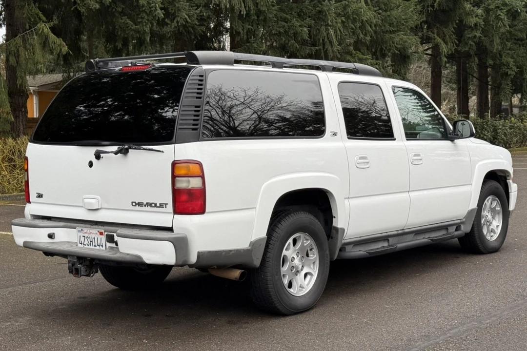 2002 Chevrolet Suburban 9th Gen - Image 2 of 7