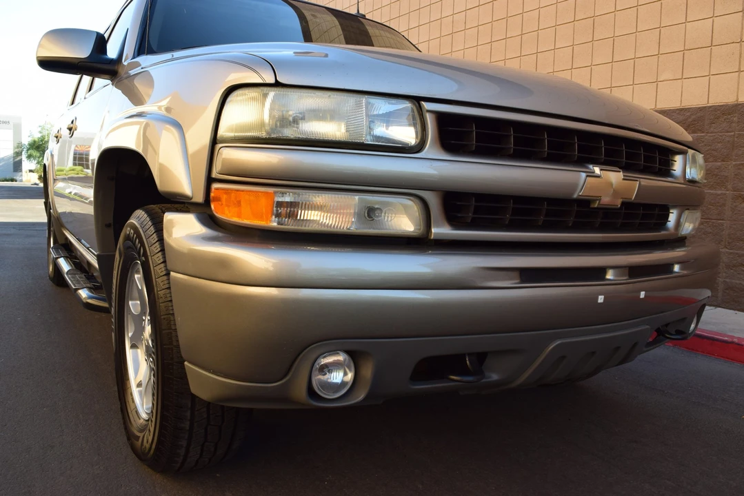 2002 Chevrolet Suburban 9th Gen - Image 24 of 31