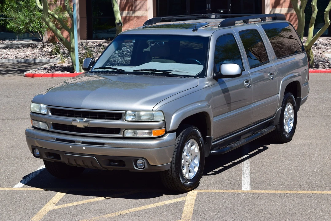 2002 Chevrolet Suburban 9th Gen - Image 3 of 31