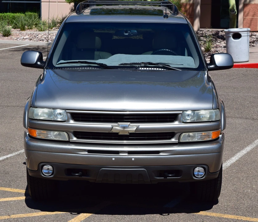 2002 Chevrolet Suburban 9th Gen - Image 9 of 31