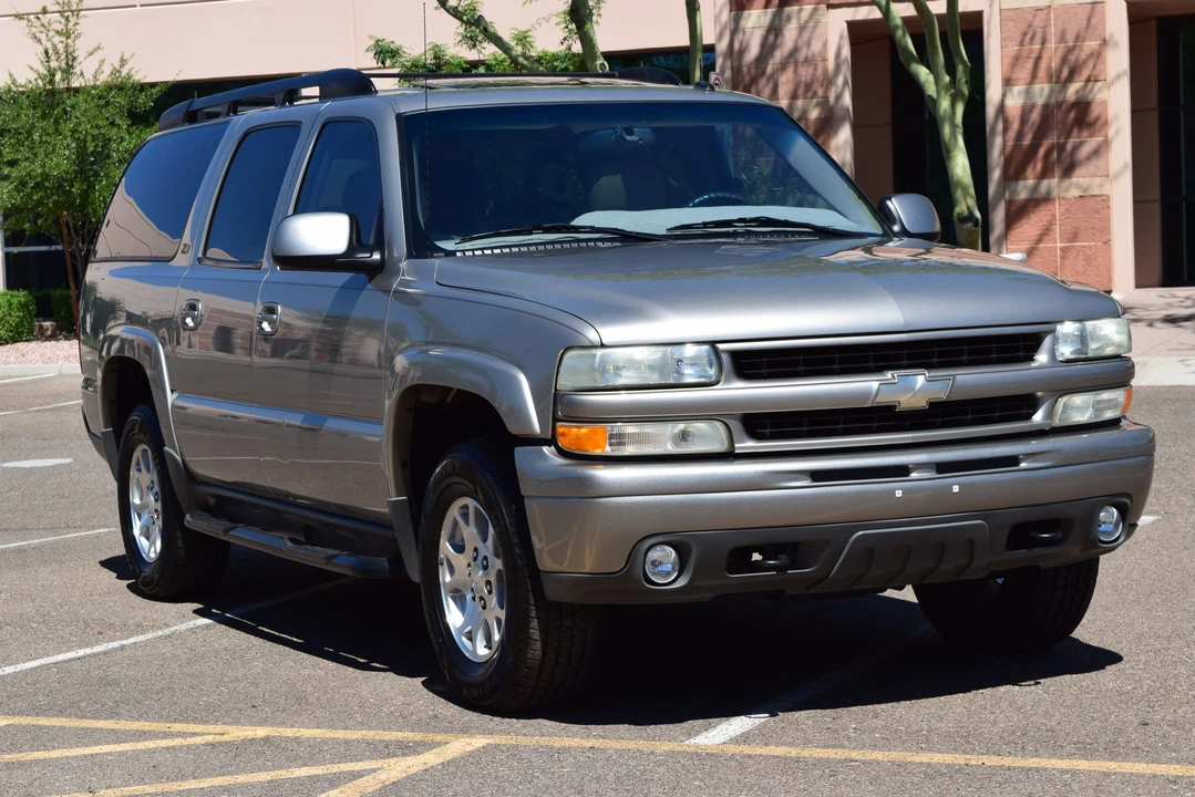 2002 Chevrolet Suburban 9th Gen - Image 11 of 31
