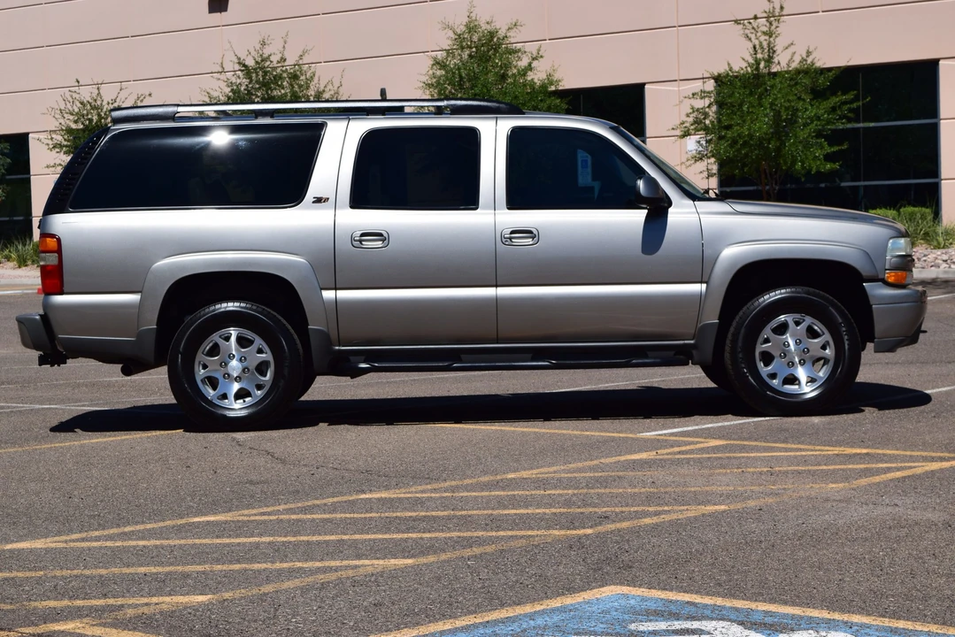 2002 Chevrolet Suburban 9th Gen - Image 13 of 31