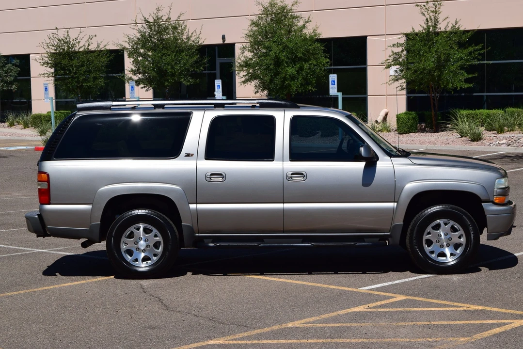 2002 Chevrolet Suburban 9th Gen - Image 14 of 31