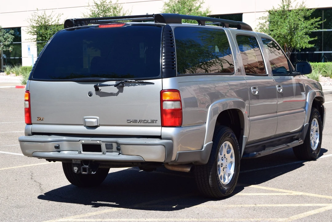 2002 Chevrolet Suburban 9th Gen - Image 15 of 31