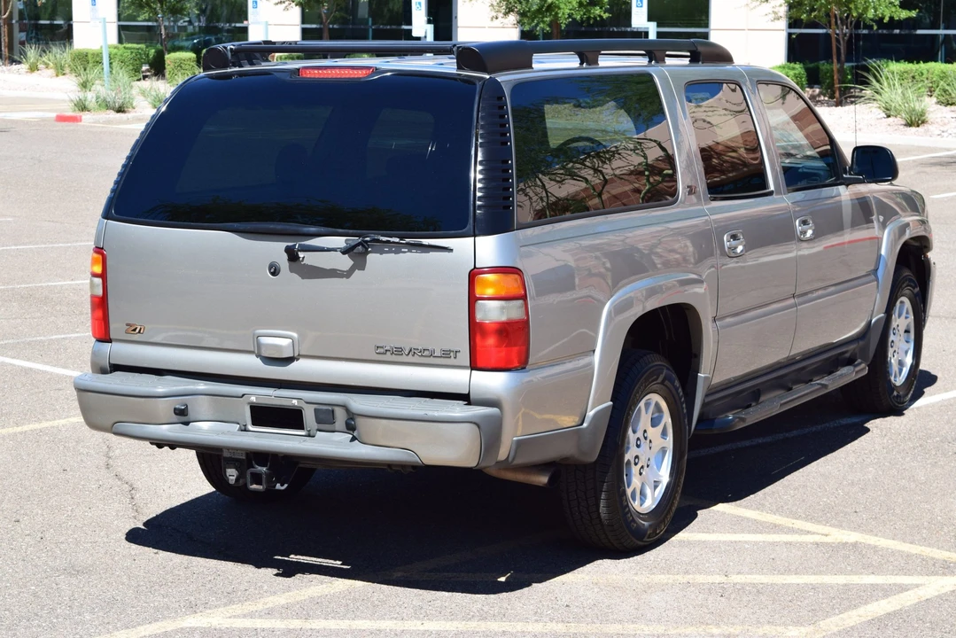 2002 Chevrolet Suburban 9th Gen - Image 16 of 31