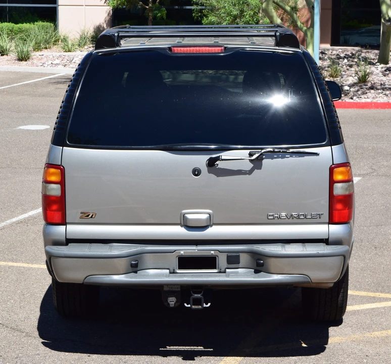 2002 Chevrolet Suburban 9th Gen - Image 18 of 31