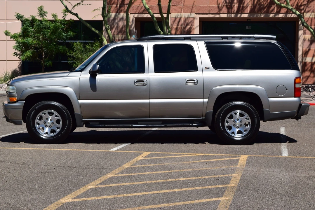 2002 Chevrolet Suburban 9th Gen - Image 21 of 31