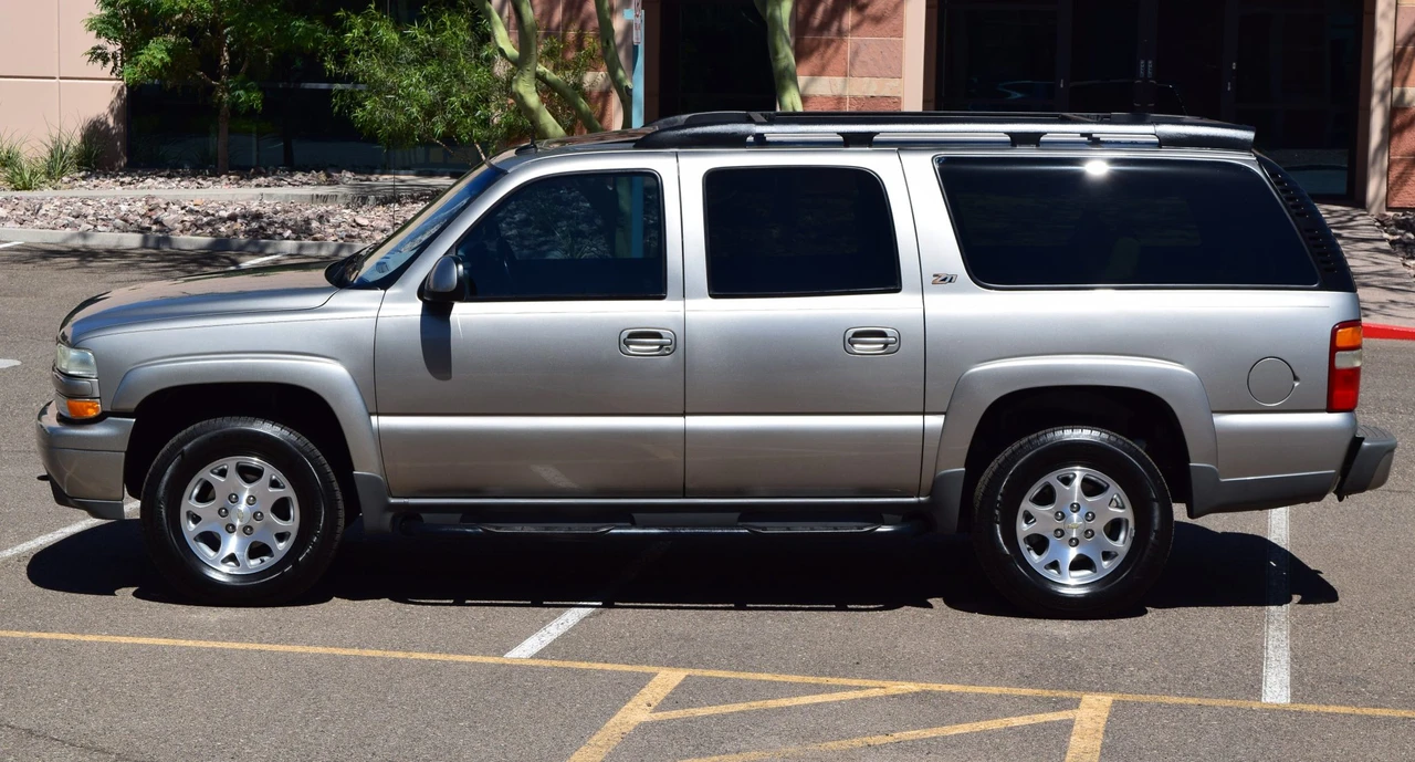 2002 Chevrolet Suburban 9th Gen - Image 22 of 31