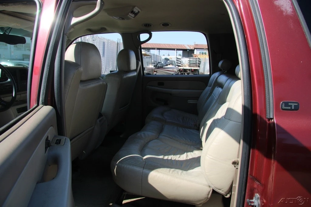 2002 Chevrolet Suburban 9th Gen - Image 20 of 21