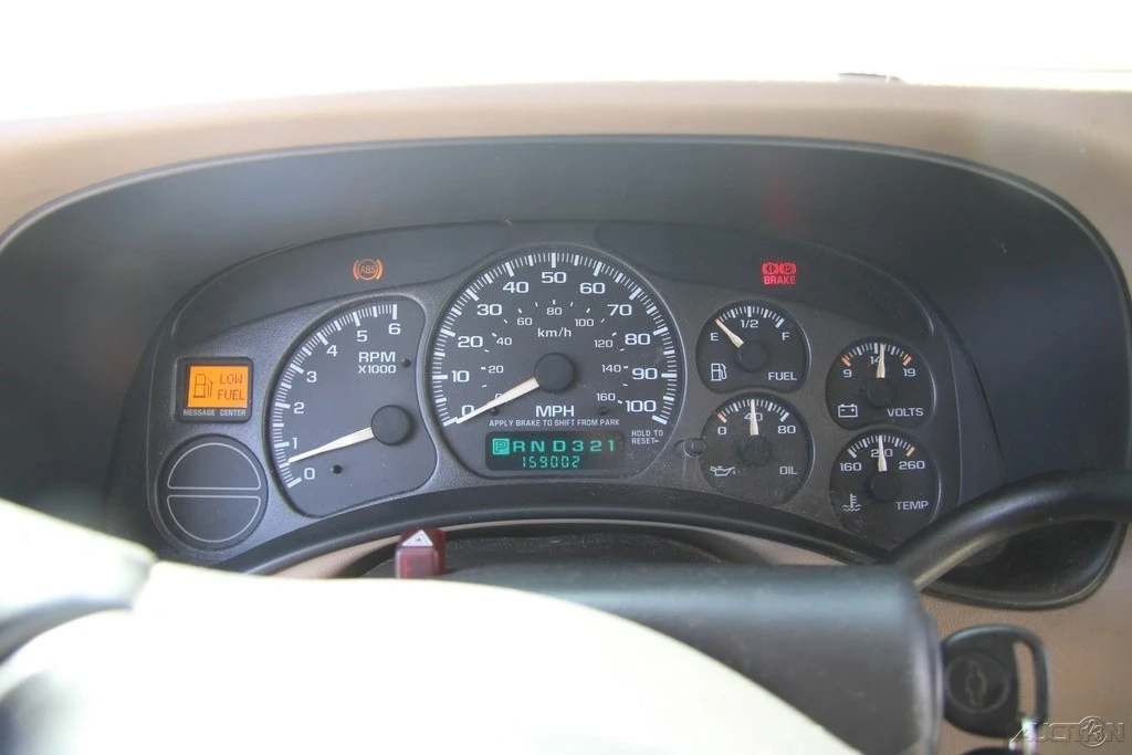 2002 Chevrolet Suburban 9th Gen - Image 16 of 21