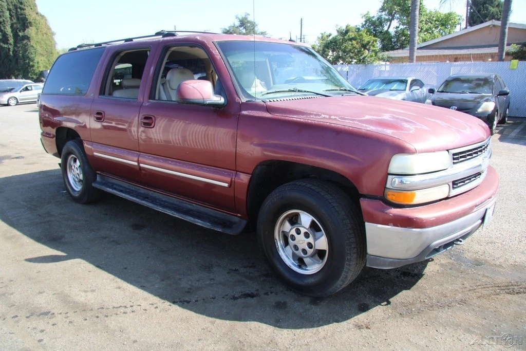 2002 Chevrolet Suburban 9th Gen - Image 9 of 21