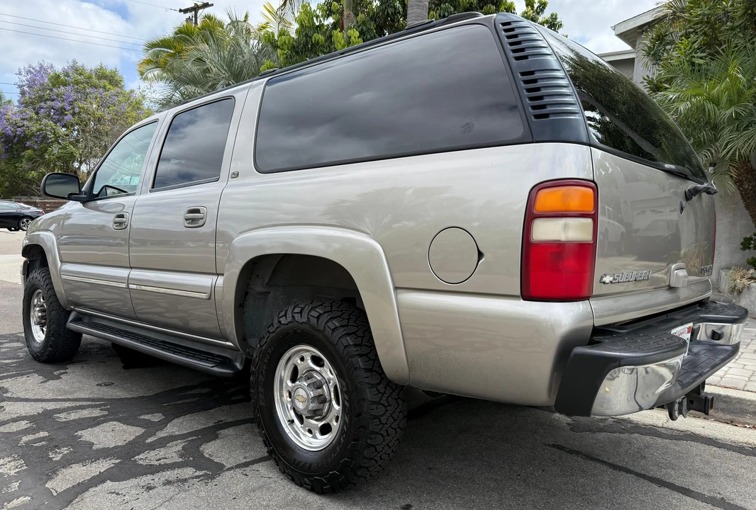 2002 Chevrolet Suburban 9th Gen - Image 14 of 31