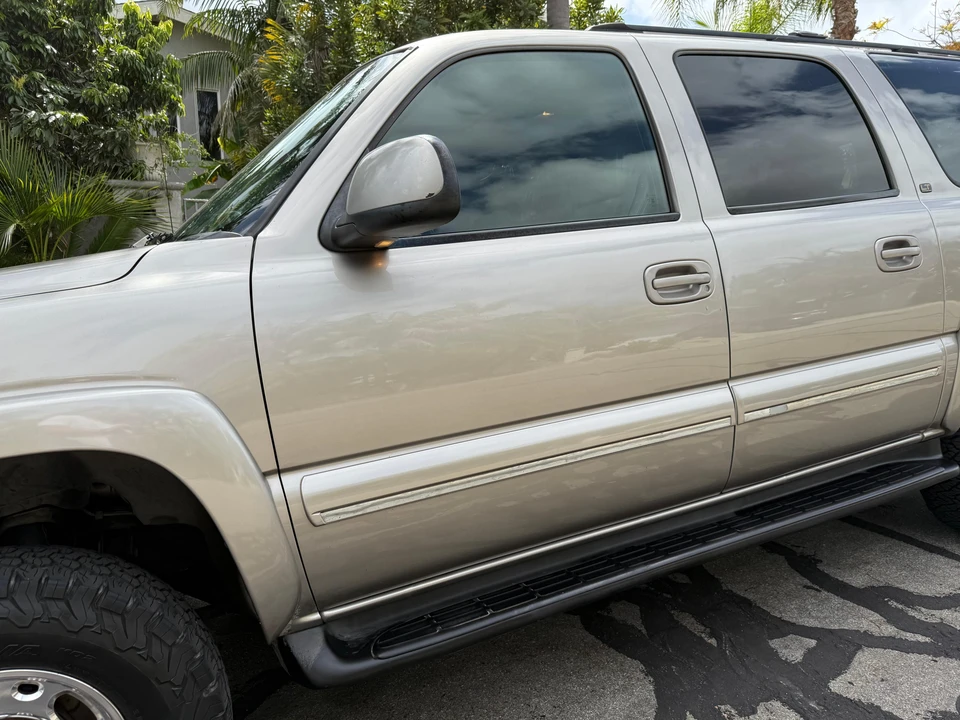2002 Chevrolet Suburban 9th Gen - Image 12 of 31