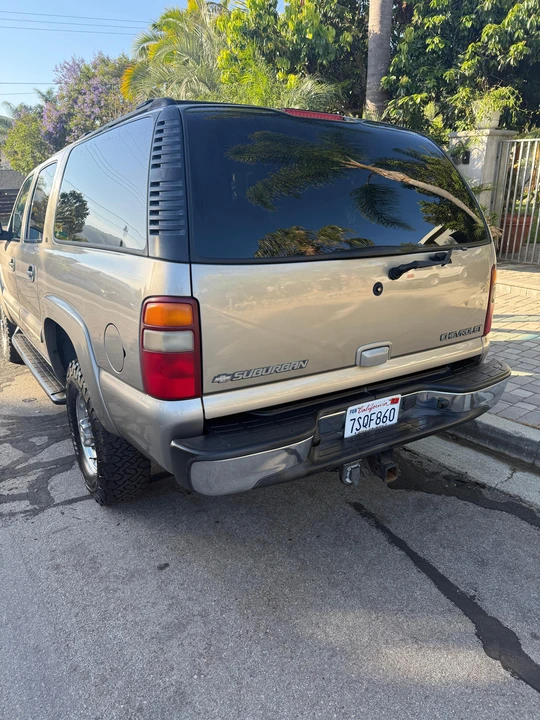 2002 Chevrolet Suburban 9th Gen - Image 15 of 31