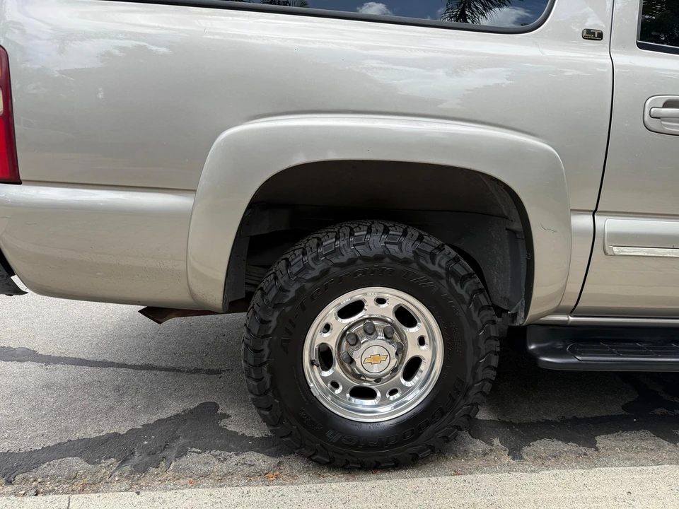 2002 Chevrolet Suburban 9th Gen - Image 22 of 31