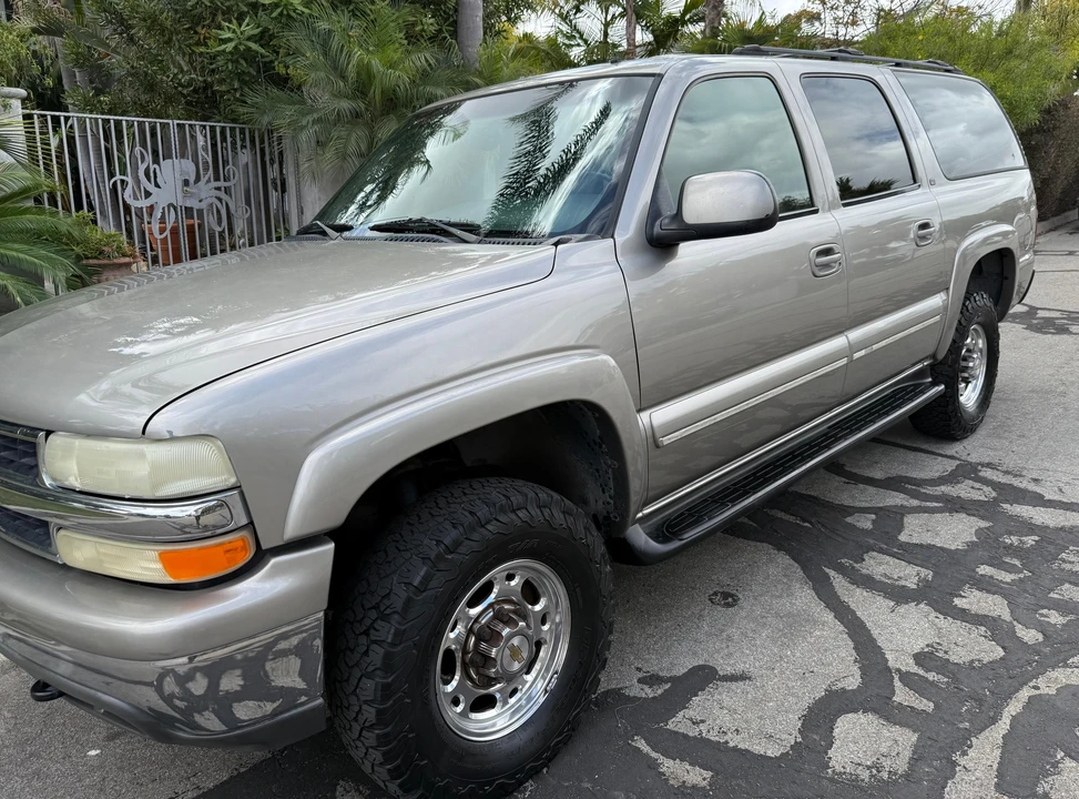 2002 Chevrolet Suburban 9th Gen - Image 6 of 31