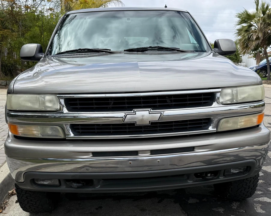 2002 Chevrolet Suburban 9th Gen - Image 11 of 31