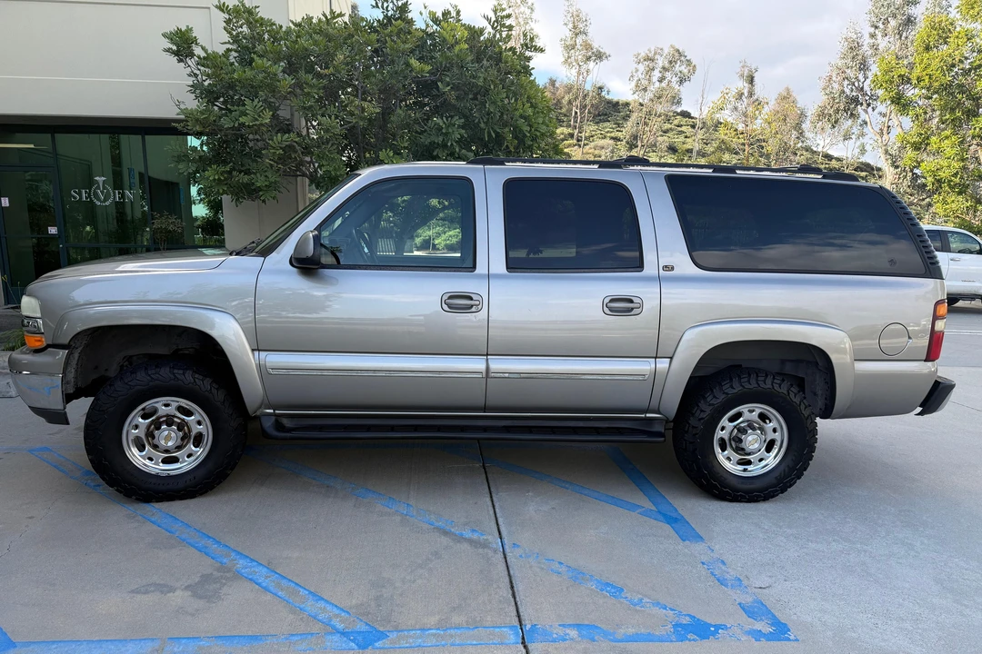 2002 Chevrolet Suburban 9th Gen - Image 7 of 31