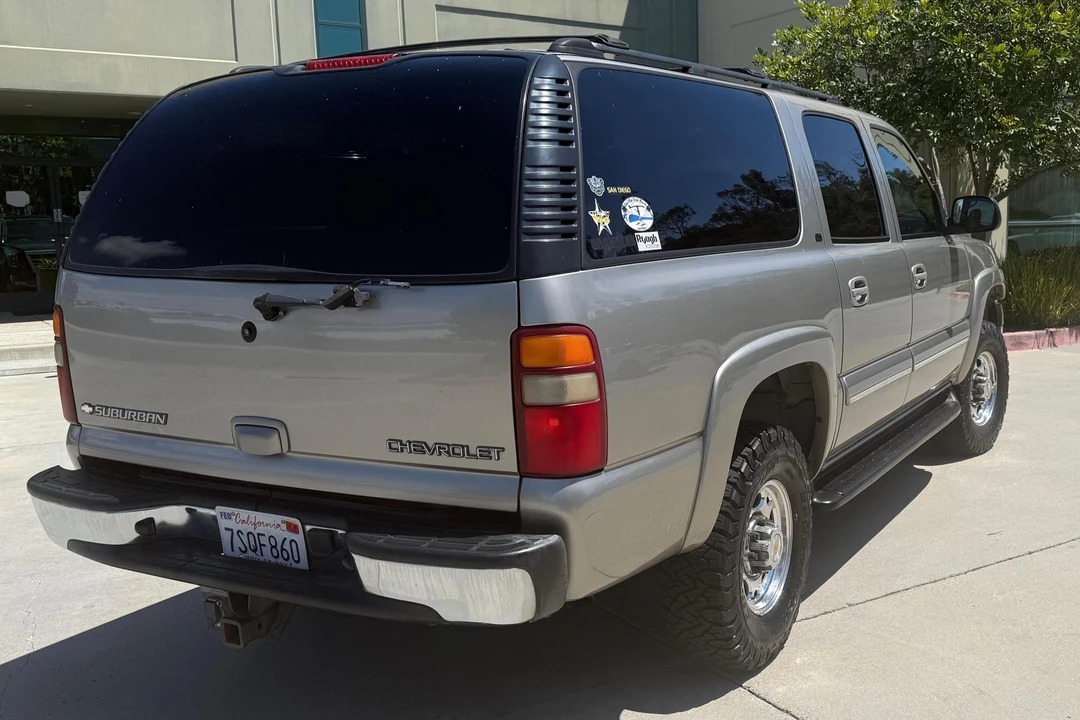 2002 Chevrolet Suburban 9th Gen - Image 4 of 31