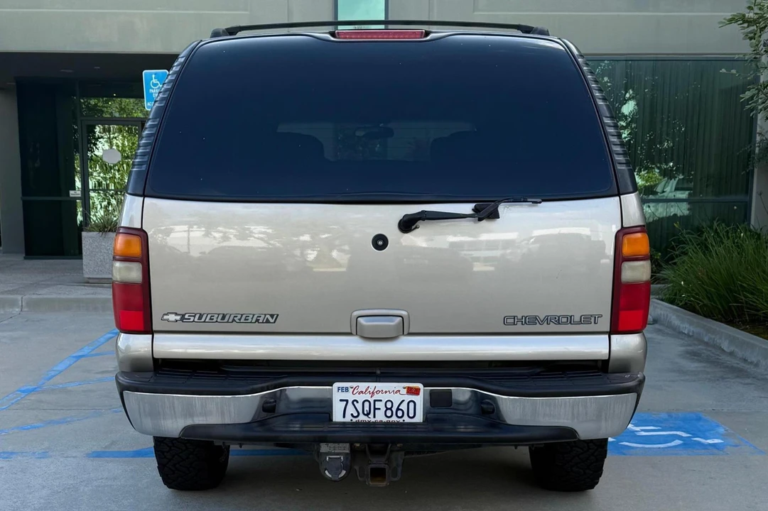 2002 Chevrolet Suburban 9th Gen - Image 5 of 31