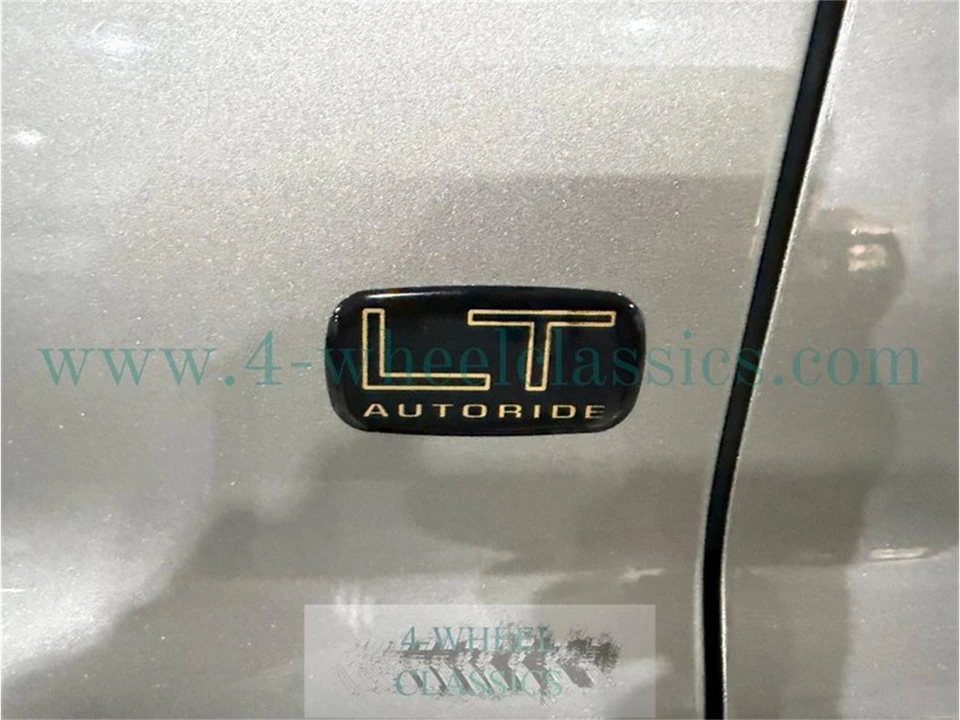 2002 Chevrolet Suburban 9th Gen - Image 18 of 31