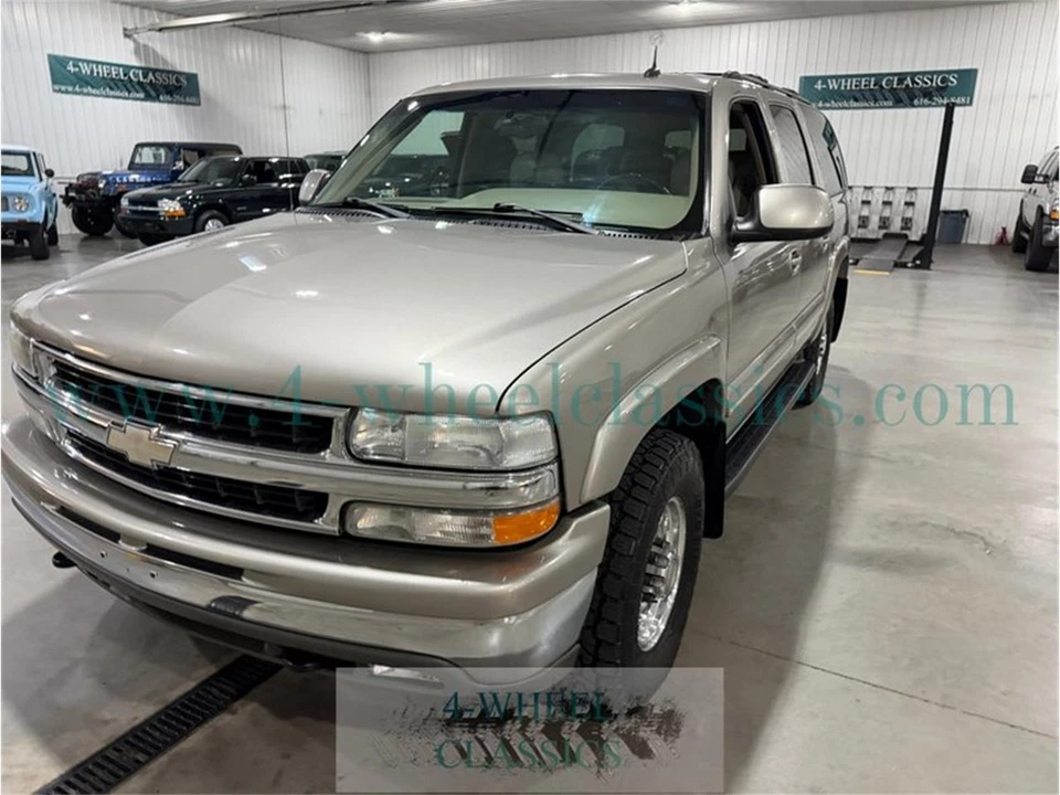 2002 Chevrolet Suburban 9th Gen - Image 11 of 31