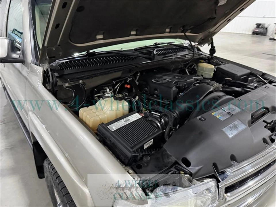 2002 Chevrolet Suburban 9th Gen - Image 27 of 31