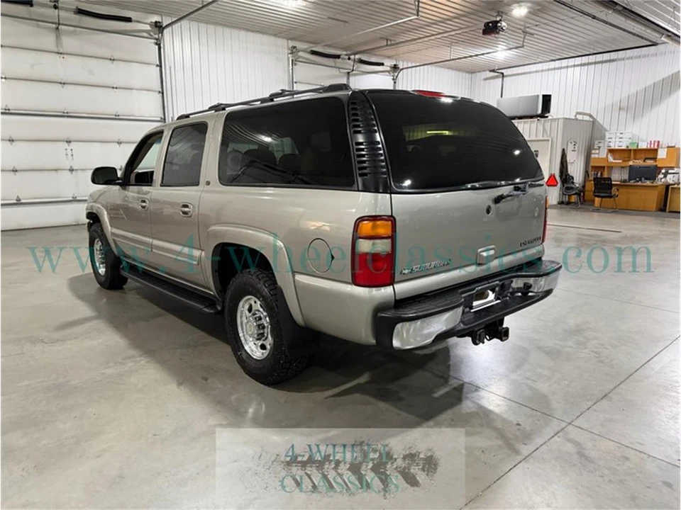 2002 Chevrolet Suburban 9th Gen - Image 3 of 31