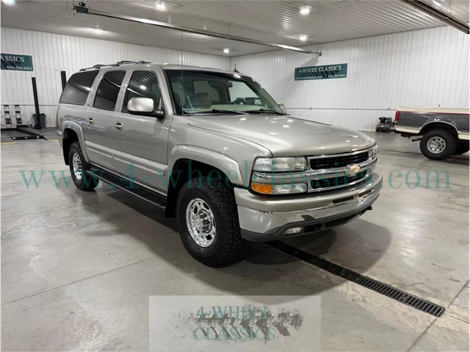 2002 Chevrolet Suburban 9th Gen - Image 7 of 31