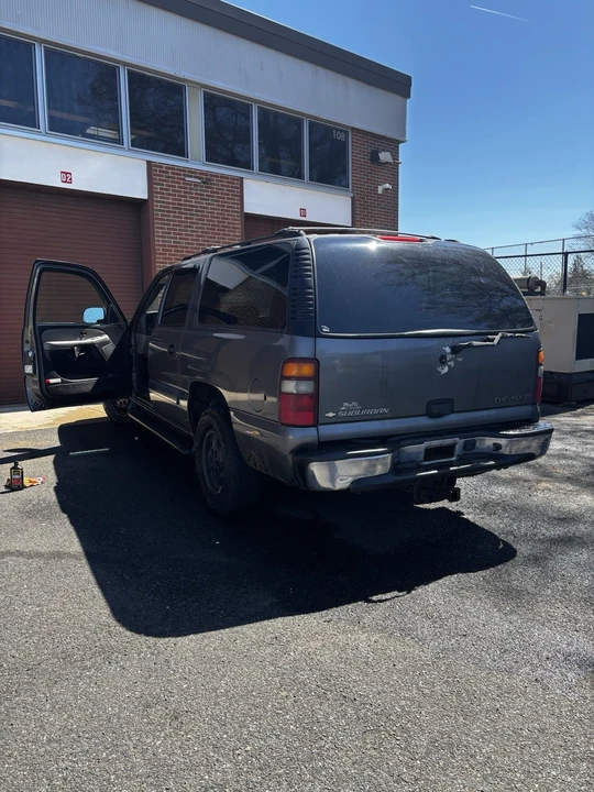 2002 Chevrolet Suburban 9th Gen - Image 15 of 20