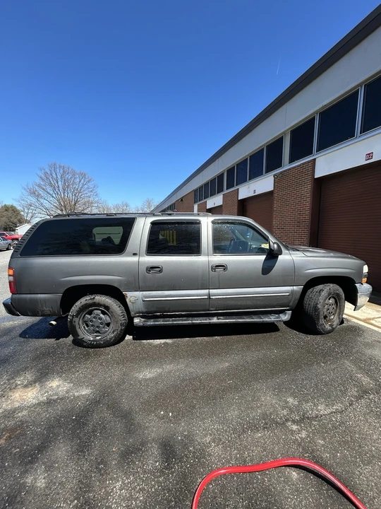 2002 Chevrolet Suburban 9th Gen - Image 2 of 20