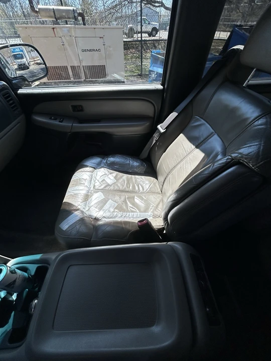 2002 Chevrolet Suburban 9th Gen - Image 7 of 20