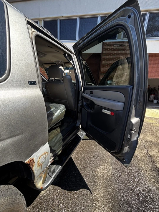 2002 Chevrolet Suburban 9th Gen - Image 19 of 20