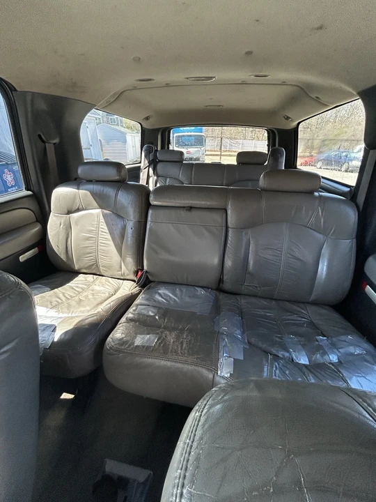2002 Chevrolet Suburban 9th Gen - Image 6 of 20
