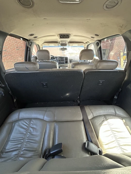 2002 Chevrolet Suburban 9th Gen - Image 10 of 20