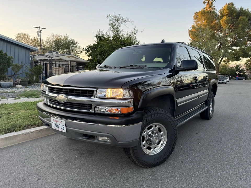 2002 Chevrolet Suburban 9th Gen - Image 4 of 21